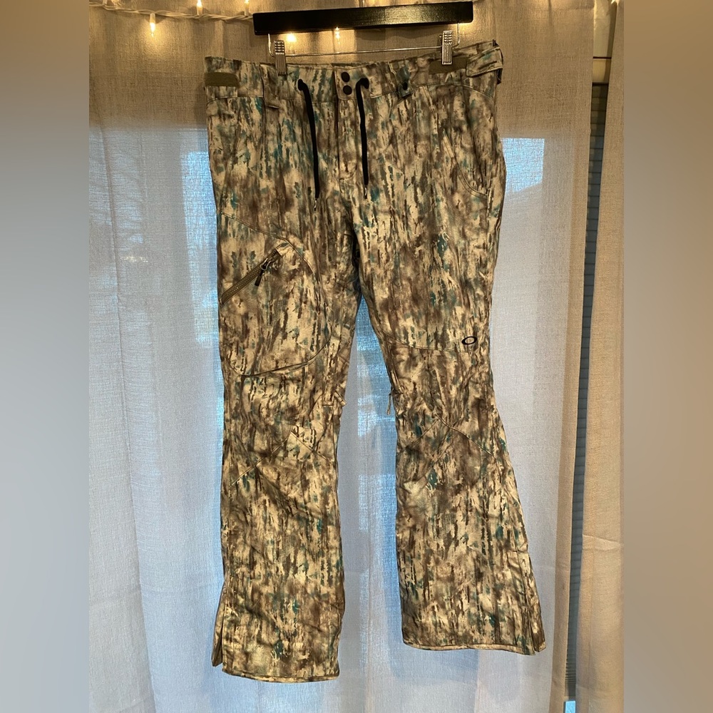 Oakley women’s size large snow pants